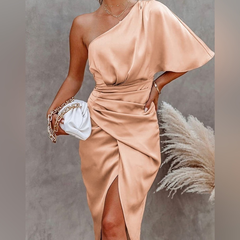 CUPSHE Women Satin Dress Backless One Shoulder Flared Short Sleeves Sz S…